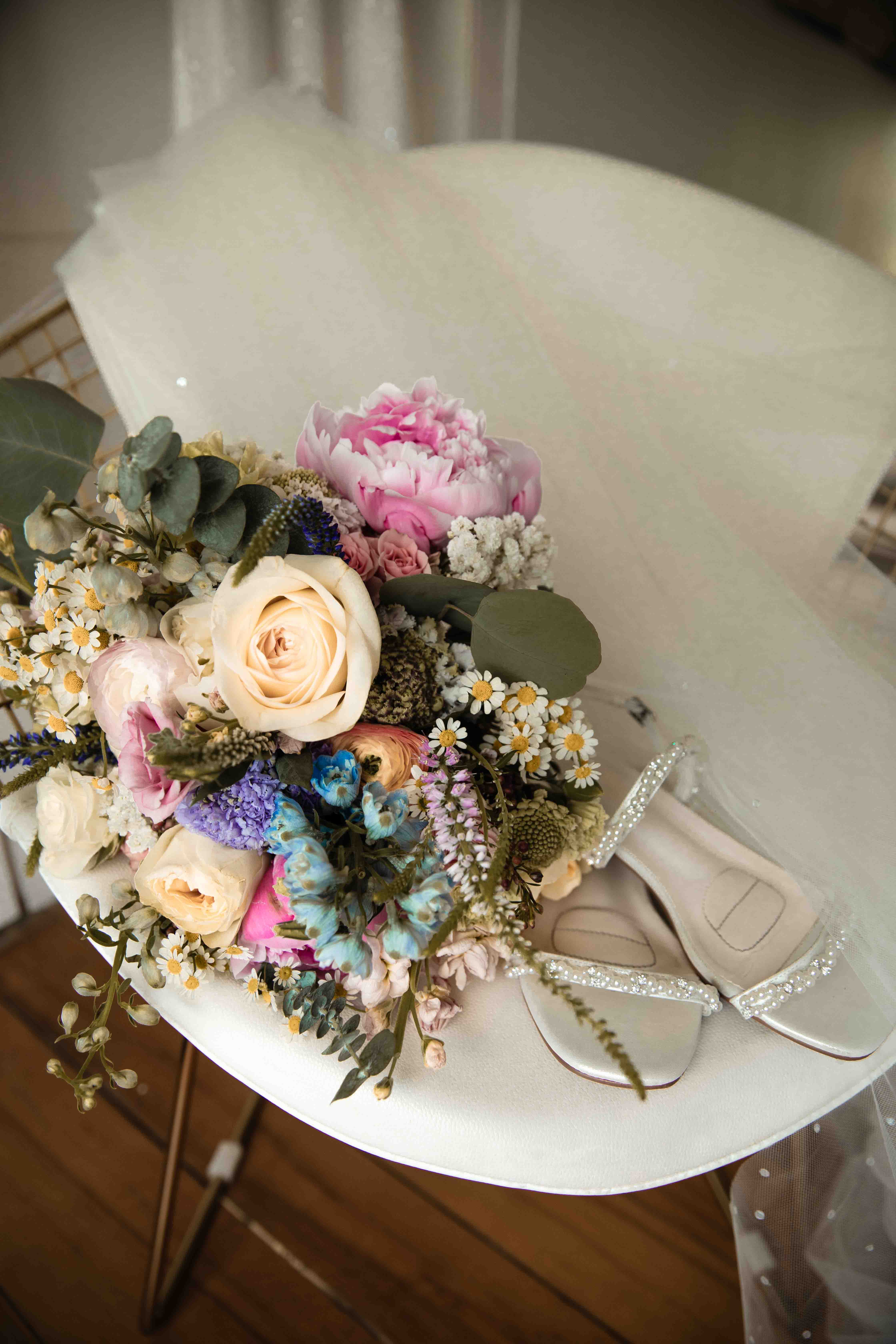 Bouquet and shoes